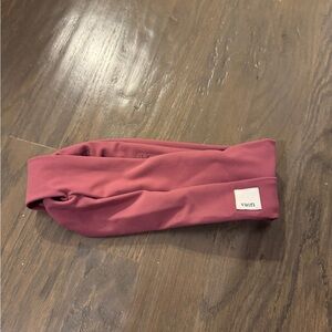 Vuori daily headband new without tag